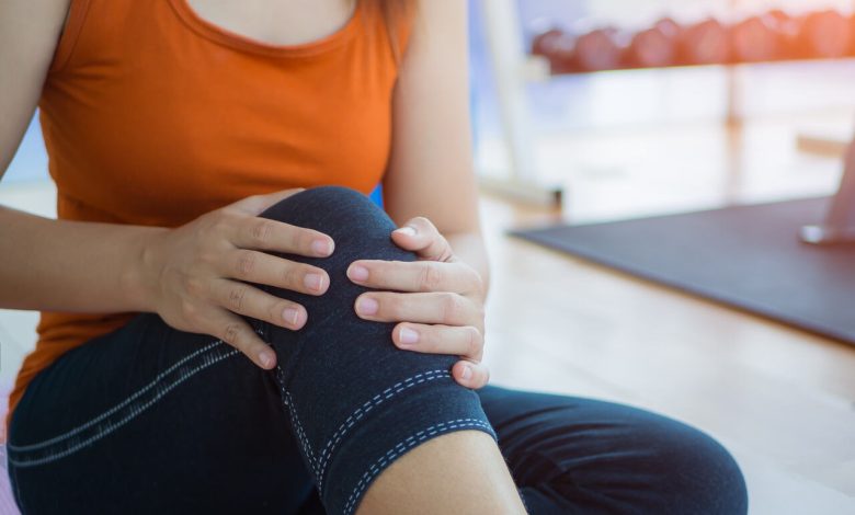É jovem e sente dor no joelho Isso pode ser mais sério do que parece